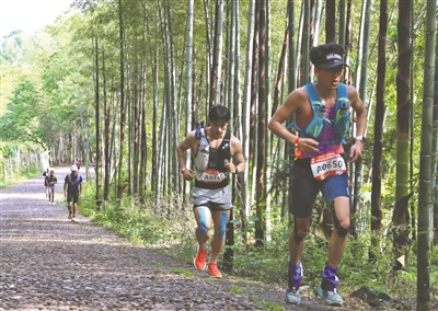 2025年“龙虎天下绝”龙虎山第三届越野登山大赛举行