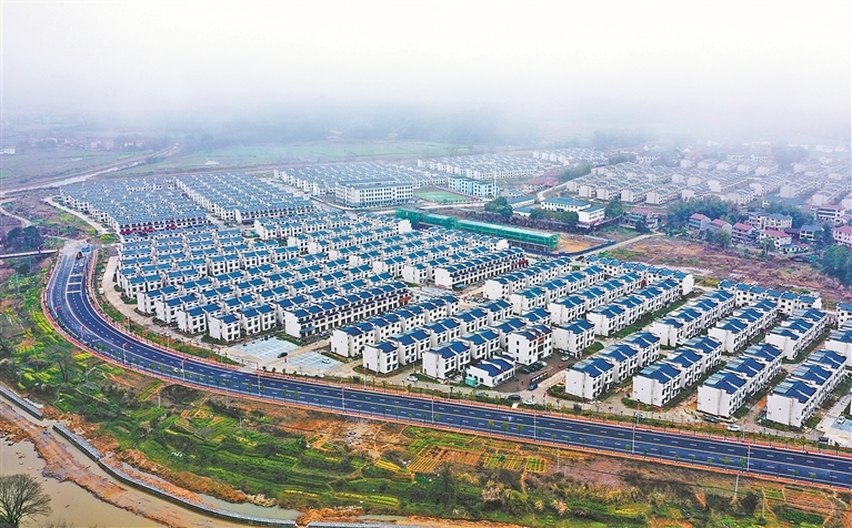 贵溪市：移民新村绘新景