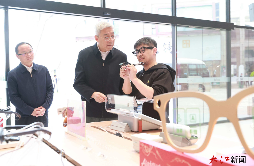 尹弘深入上饶、鹰潭调研