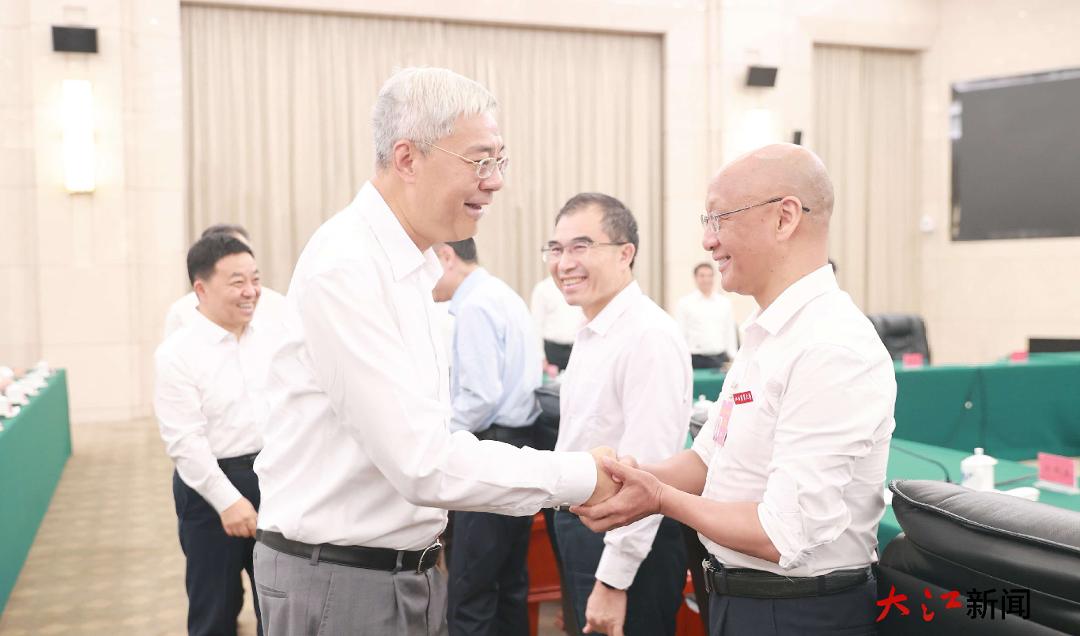 尹弘叶建春与国家科技奖获奖代表座谈
