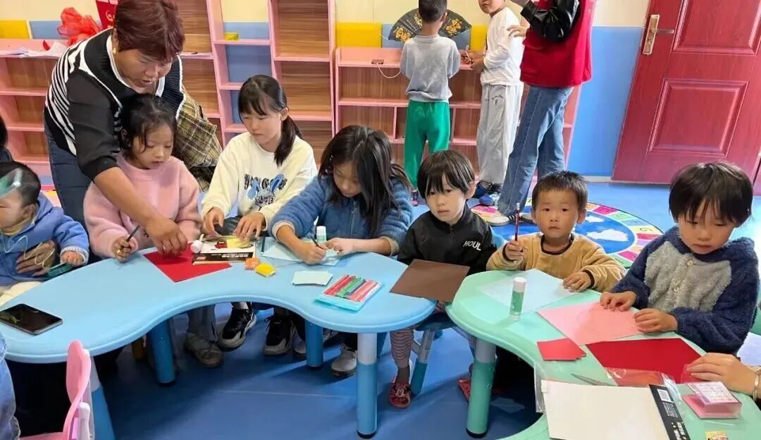 余江：盘活闲置阵地 温暖守护 “一老一小”
